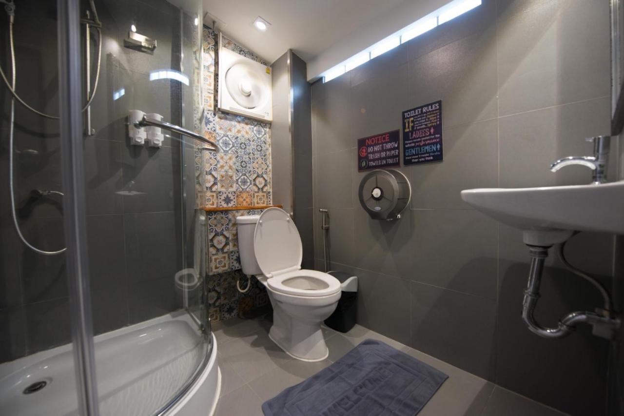 4Share Hostel (Adults Only) Bangkok Esterno foto