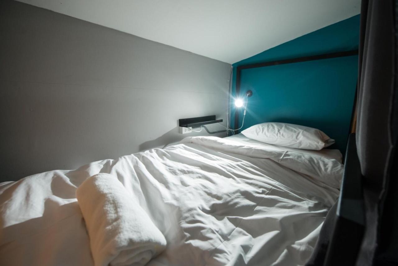 4Share Hostel (Adults Only) Bangkok Esterno foto