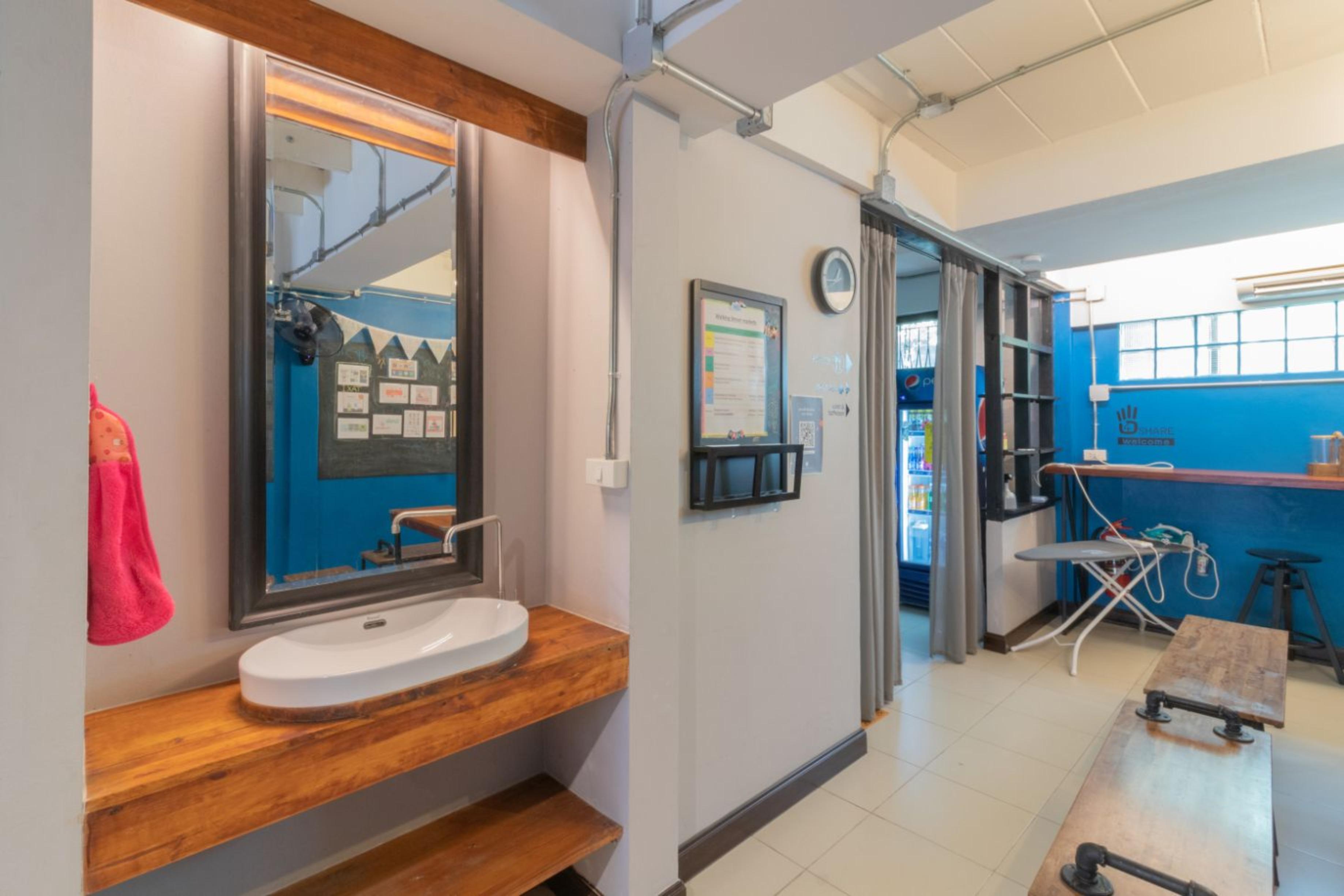 4Share Hostel (Adults Only) Bangkok Esterno foto