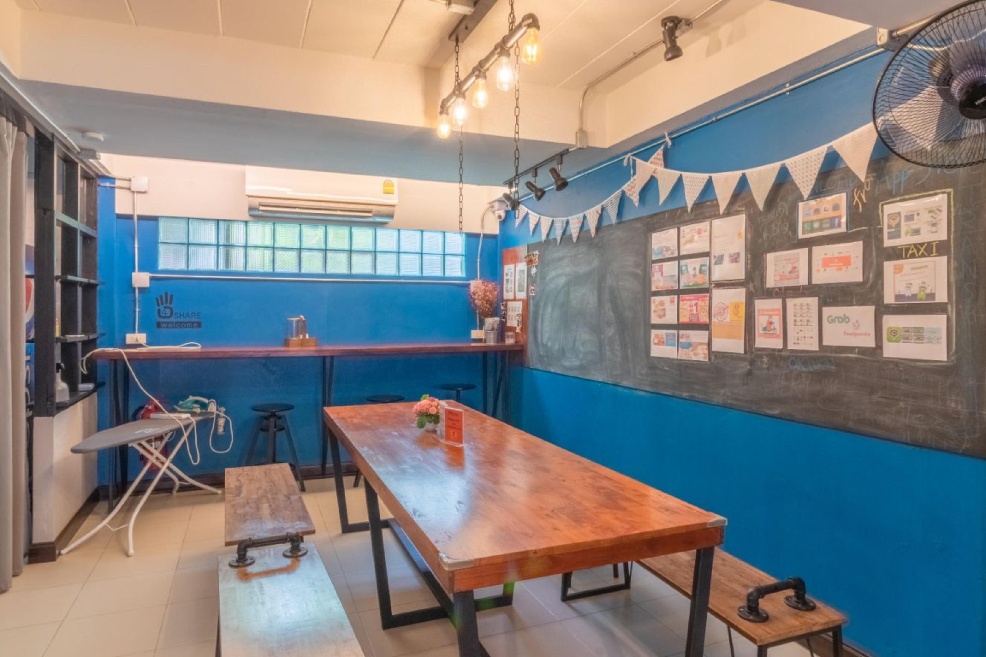 4Share Hostel (Adults Only) Bangkok Esterno foto